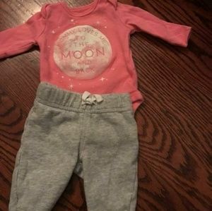 Newborn sweat pants outfit.